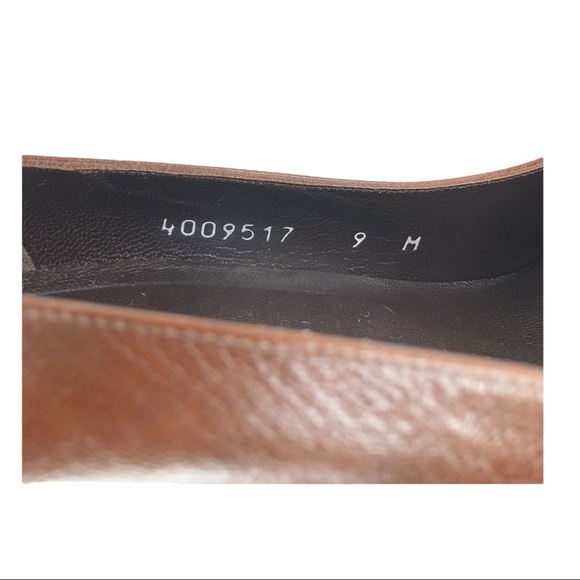 Stuart Weitzman Brown Pebbled Leather Jewel Embellished Pumps - Picture 9 of 10